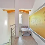 بيت للعطل Valbandon 1719