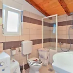 بيت للعطل Valbandon 1719