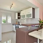 Valbandon 1719 بيت للعطل