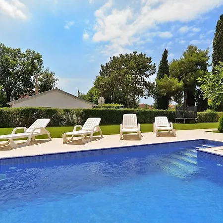 Valbandon 1719 Vakantiehuis *